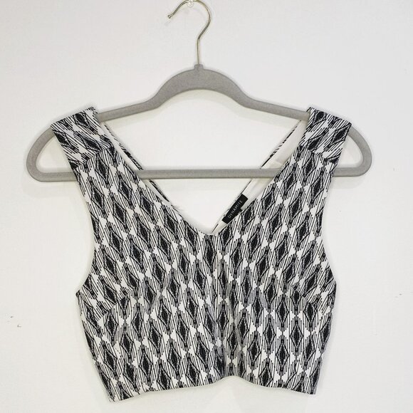 Dynamite - Sleeveless, Crop, Zip Back, Black & White, Top, Size S - Picture 1 of 8